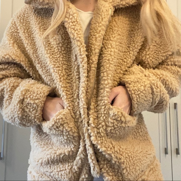 Beige vest - Picture 2 of 2